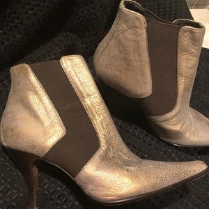 Donald J Pliner sz 8 Bootie brushed gold and brown